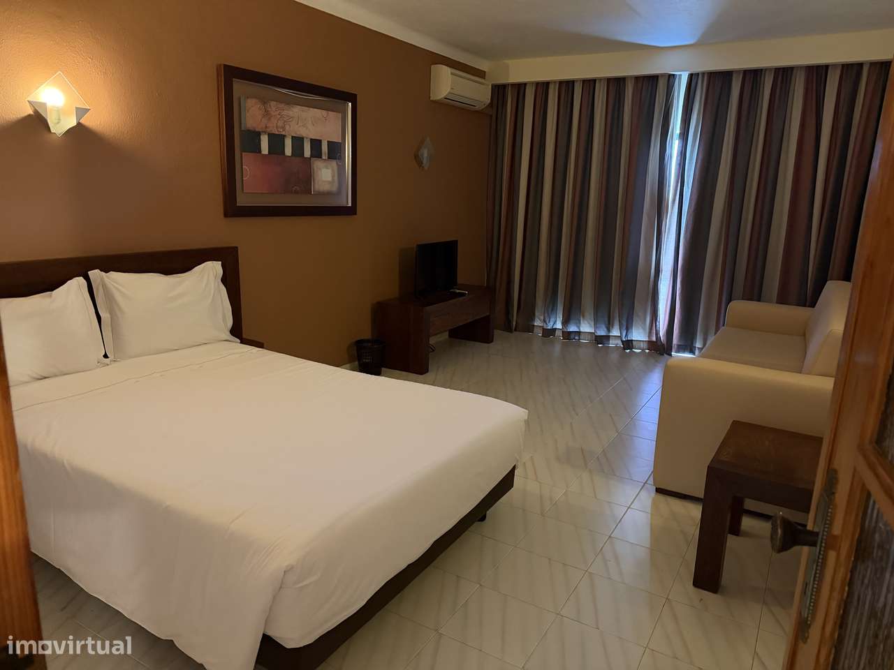 T0 mobilado em empreendimento com piscina e excelente localização - Grande imagem: 5/17