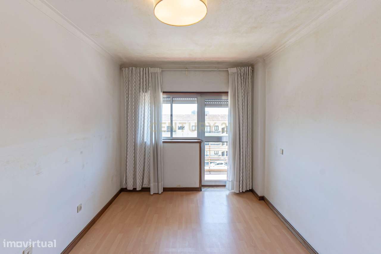 Apartamento T2+1 com Vista Mar, a 1 Minuto da Praia  – Av. Comandante - Grande imagem: 3/32