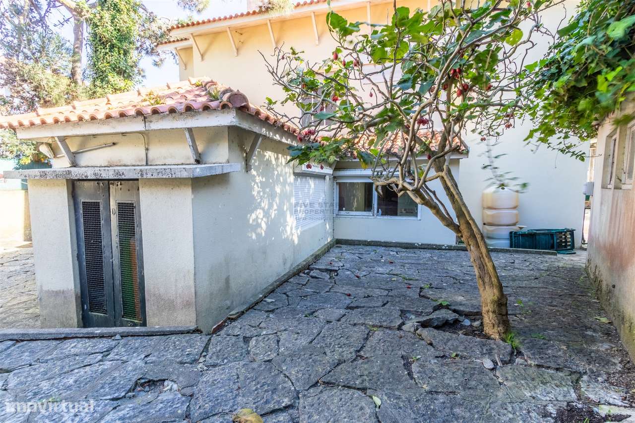 Moradia Estoril Cascais Vista Mar para renovar T6-50