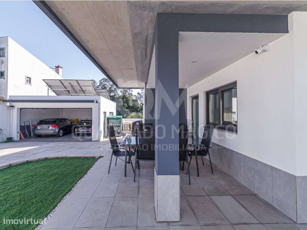 Maravilhosa moradia T3+1, térrea e de linhas modernas a 2 minutos d... - Grande imagem: 5/42