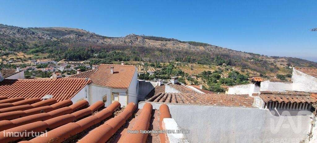 Moradia em banda T3 em Santiago Maior de 126 m2-8