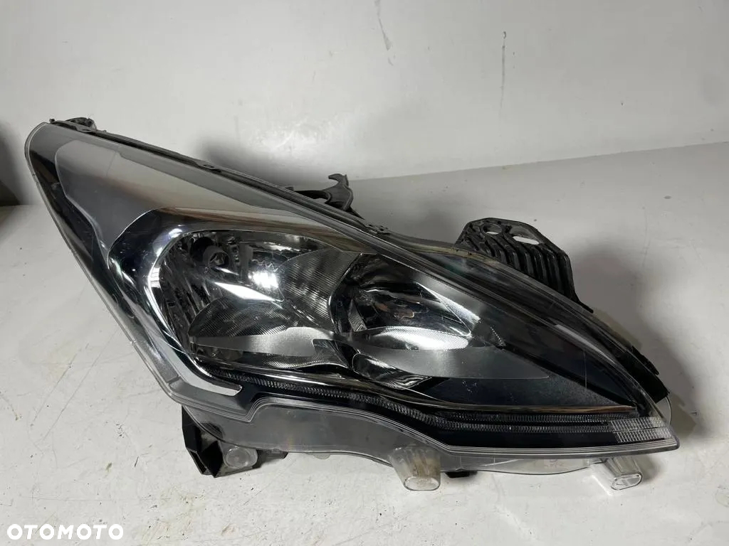 LAMPA PRAWA PRZEDNIA PRZÓD PEUGEOT 5008 I 3008 I LIFT - 2