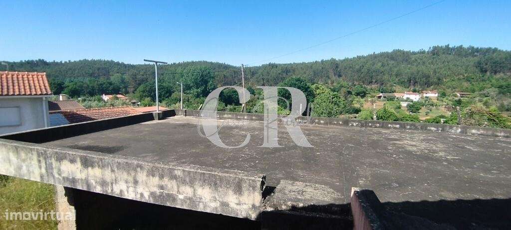 Moradia para restaurar-32