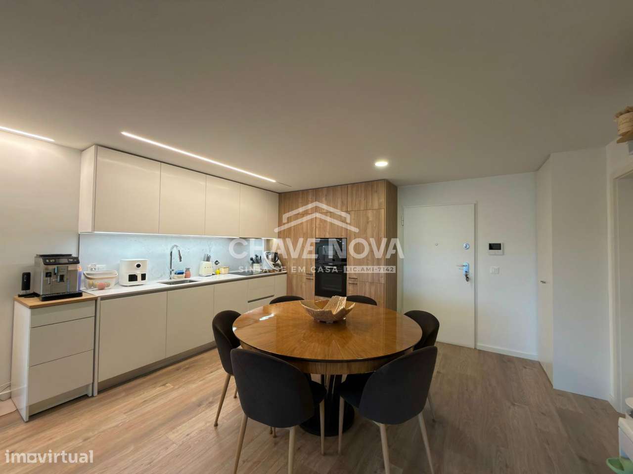 Apartamento T1+1 Santa Marinha de 2023 ao Arrábida Shopping VL8-11