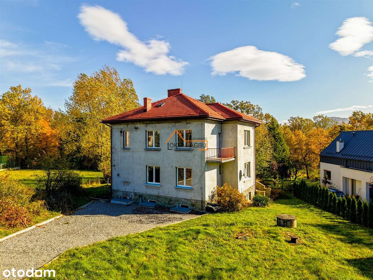 Willa na obrzeżu kompleksu leśnego.-3