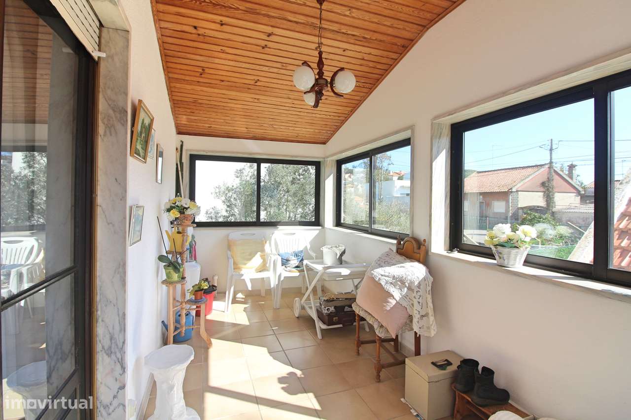 Moradia isolada em Gaeiras, com 4 quartos, jardim e garagem fechada.-15