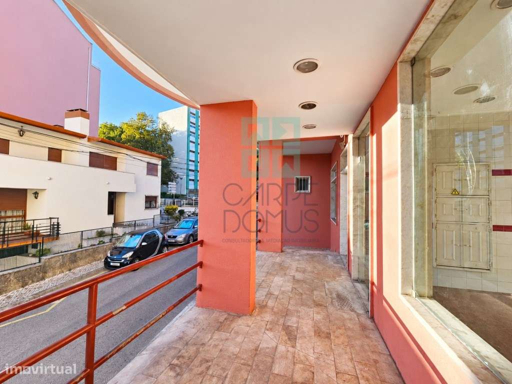 Loja comercial com 50m2, montra, zona movimentada, no Cacém, Sintra-15