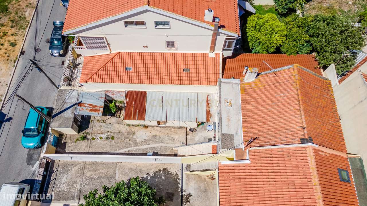 Moradia Bi-familiar T2+T2 no Bairro das Cachoeiras, São João da Talha. - Grande imagem: 2/10