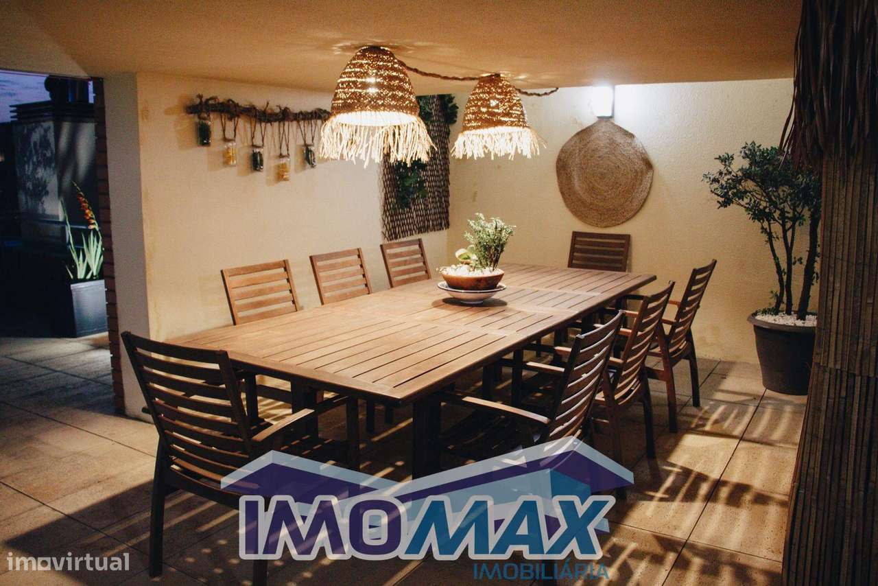 Apartamento T5 Triplex Ameal-9