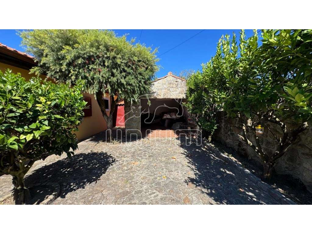 Moradia T4 Santa Marta de Portuzelo-32