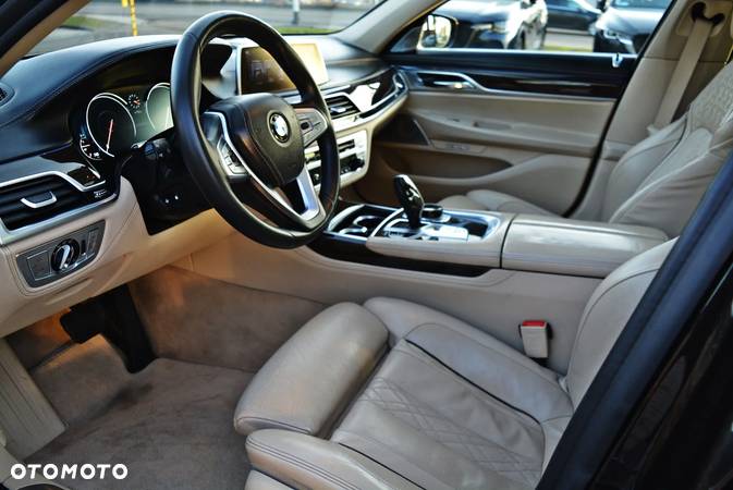 BMW Seria 7 730Ld - 33