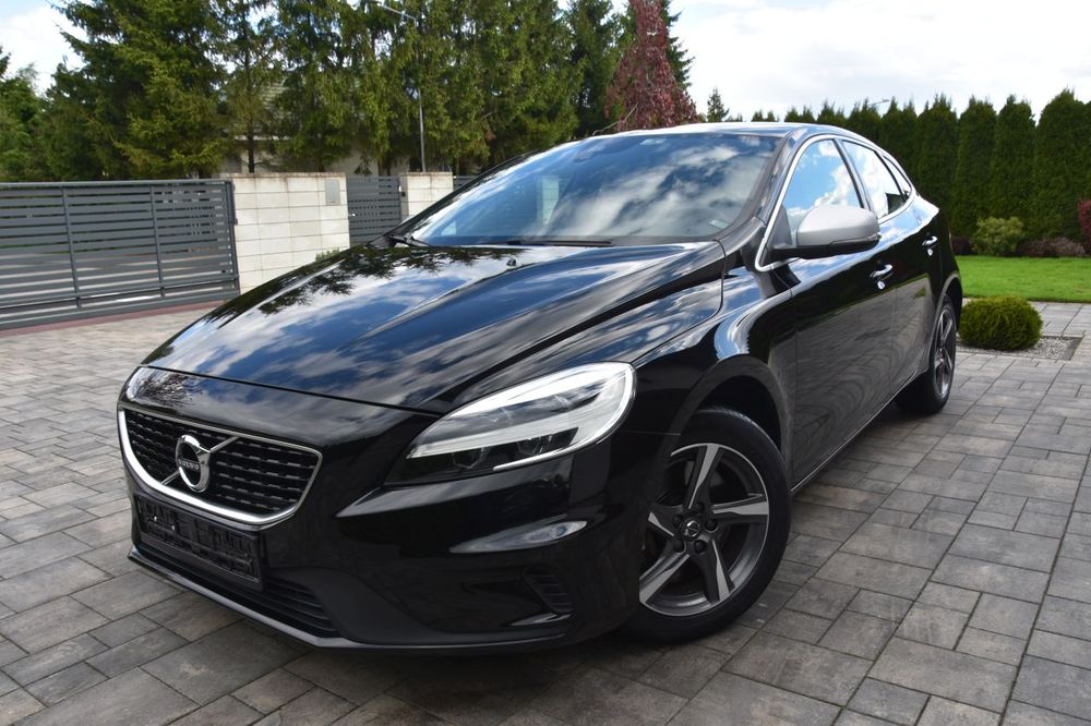 Volvo V40 II D3 Drive-E R-Design Momentum 2018