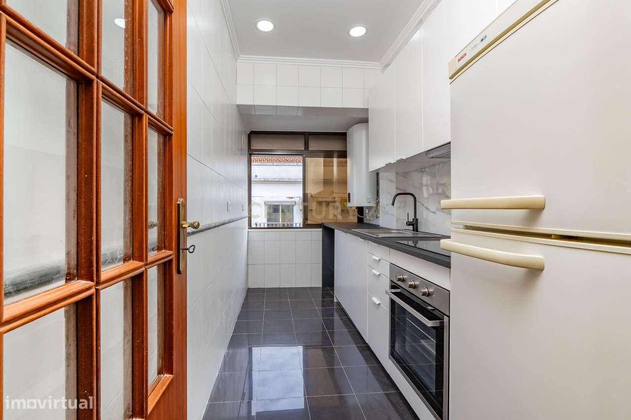 Maravilhoso T1 Remodelado | Moscavide | Excelente Exposição Solar-1