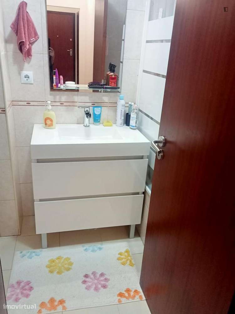 Quarto - localizado em Carcavelos Lisbon - Grande imagem: 4/10