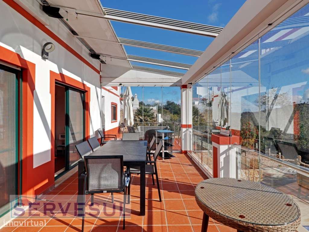 Charmosa Moradia de 2 pisos com 3 quartos espaçosos, garagem, pisci...-19