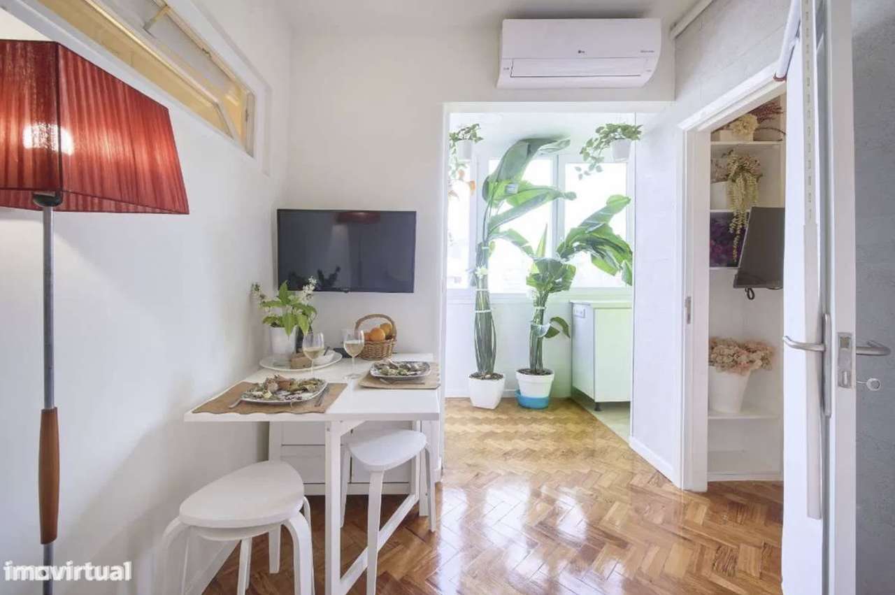 Apt c/ 2 quartos ,varanda ,localização central e A Condicionado - Grande imagem: 5/33