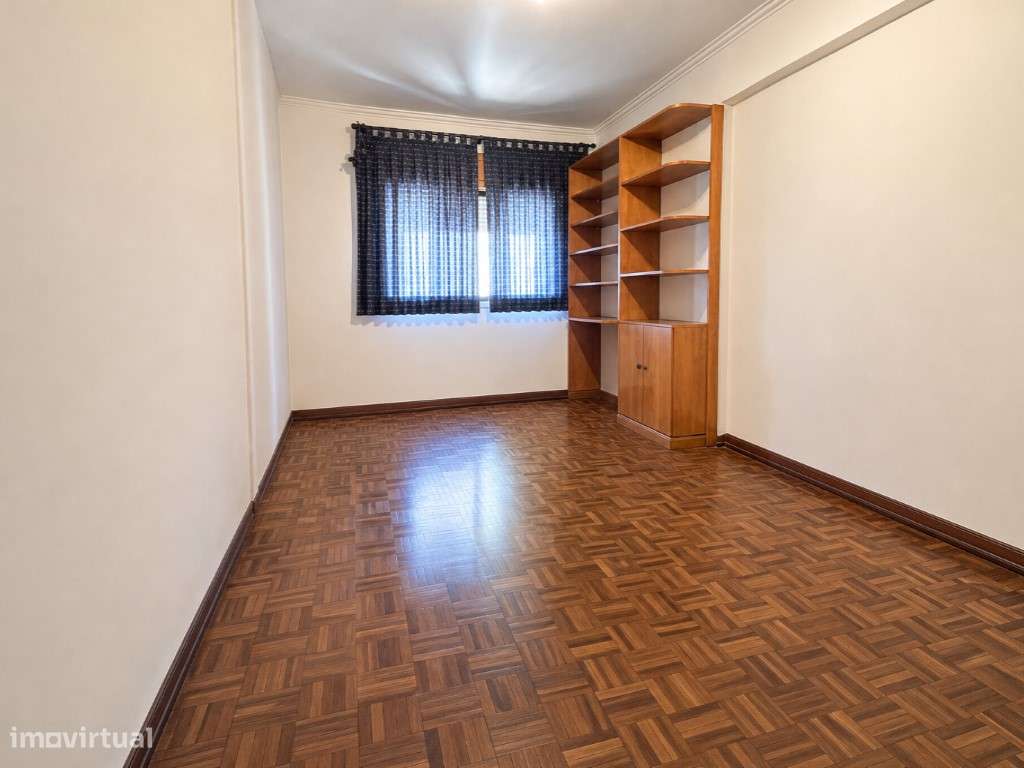 T2 excelentes áreas c/garagem na Amadora - Estação-14