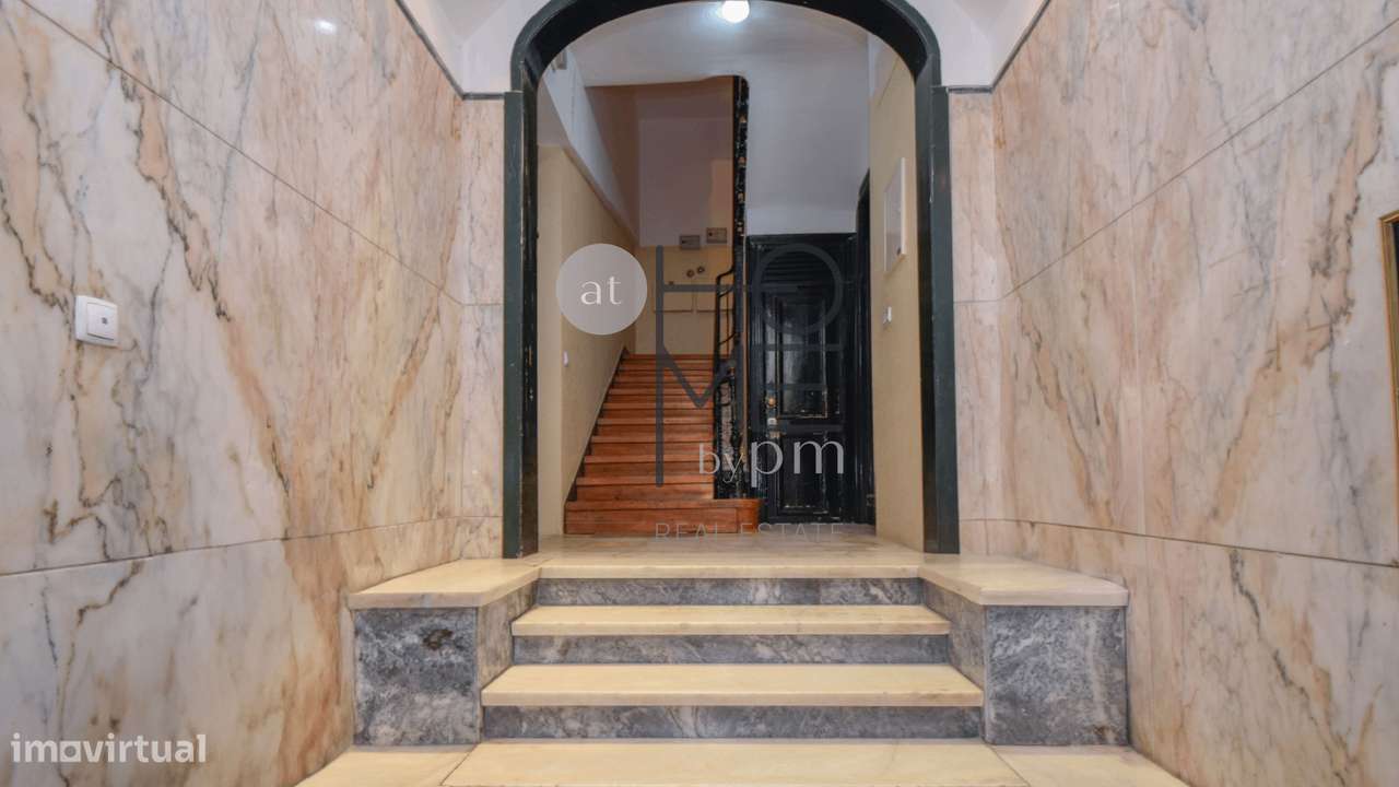 Av. Luís Bívar | T3 + 1 de charme em Lisboa-20