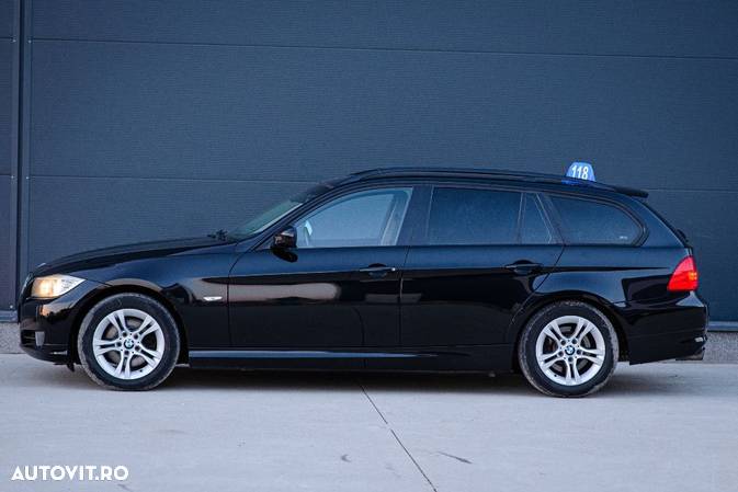 BMW Seria 3 320d DPF Touring Aut. - 8