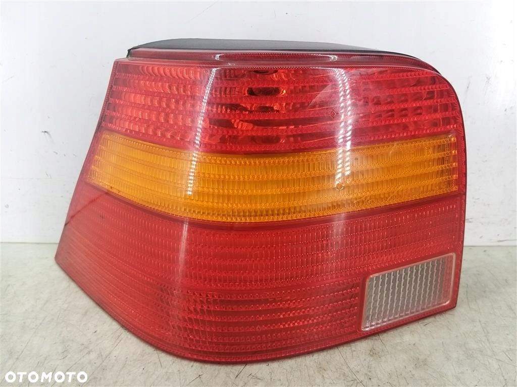 Lampa lewa tylna tył VW Golf IV HB 1997-2003R MAGNETI MARELLI - 1