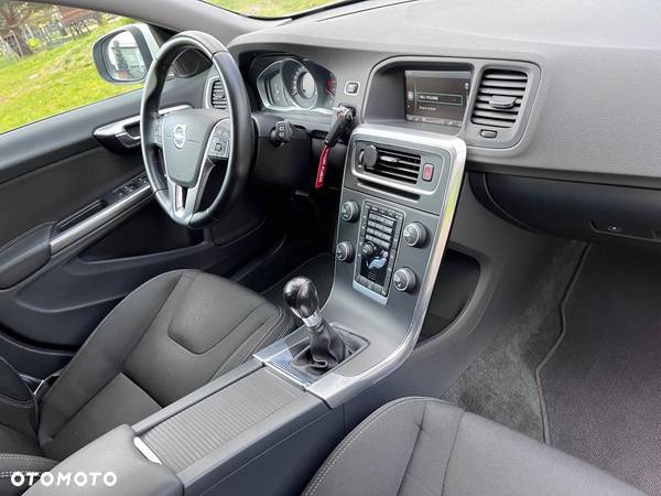 Volvo V60 D4 Kinetic - 18