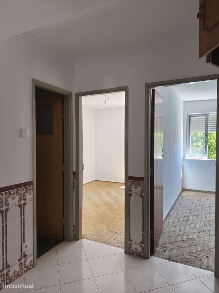 T3  Monte Abraão, varanda fechada, arrecadação e vistas desafogadas.-15