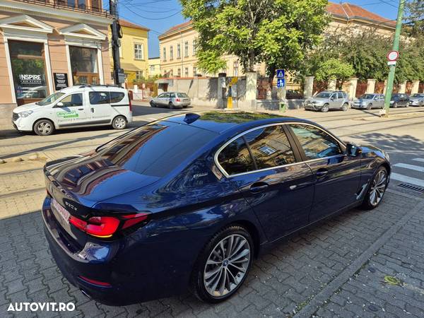 BMW Seria 5 530i Aut. Luxury Line - 2
