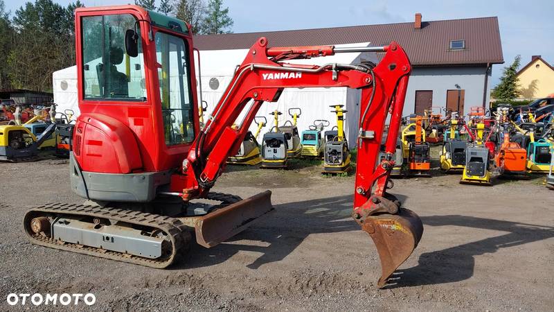 Yanmar vio 25 - 1