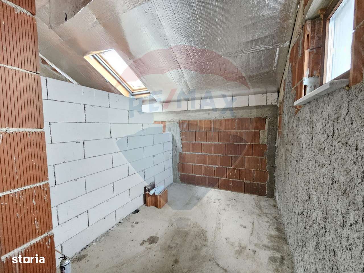 Casa de vanzare - Imagine principală: 4/9