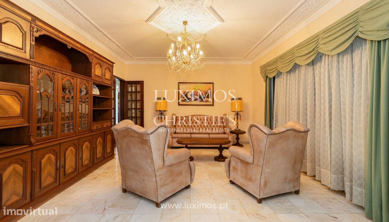 Moradia V4+1, próxima do centro de Loulé, Algarve - Grande imagem: 3/24