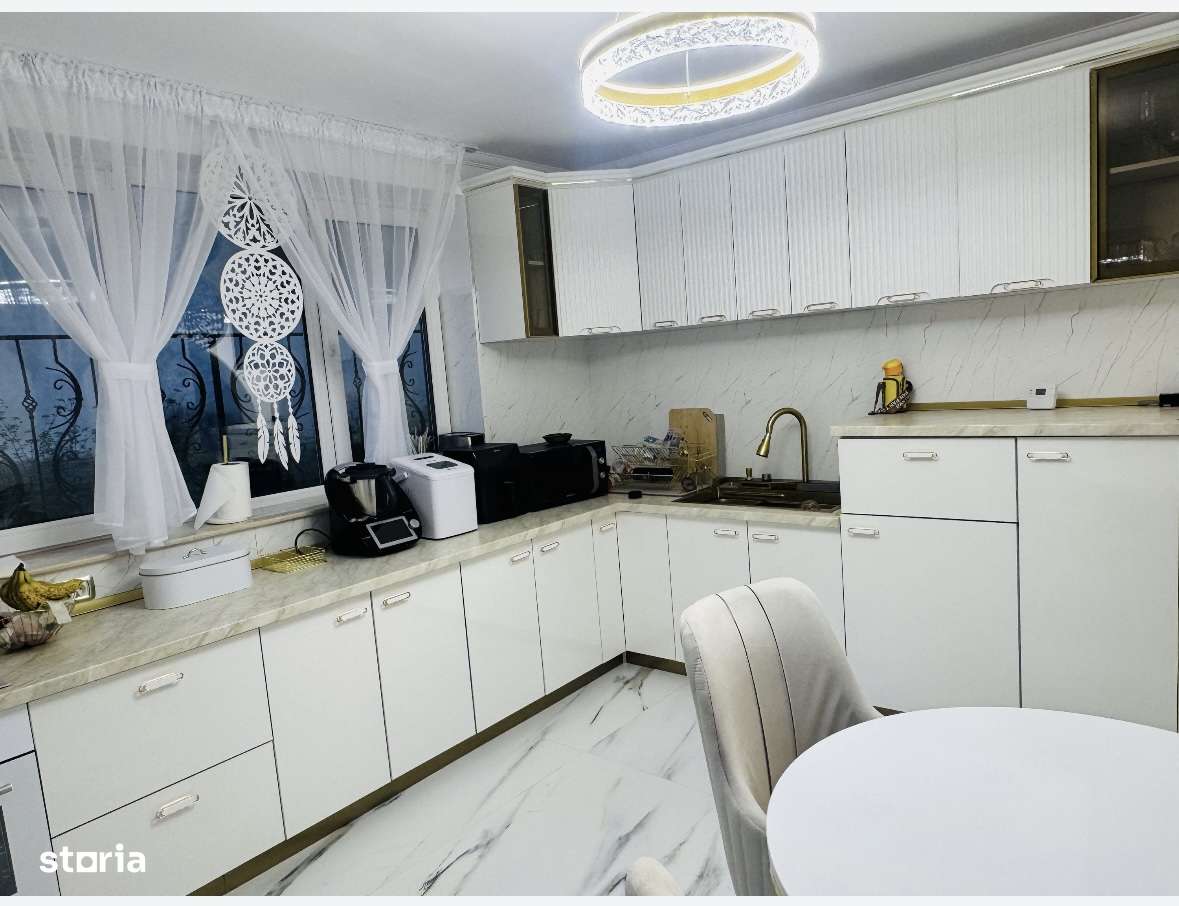 Casa recent renovata Codlea-jud.Brasov - Imagine principală: 4/8