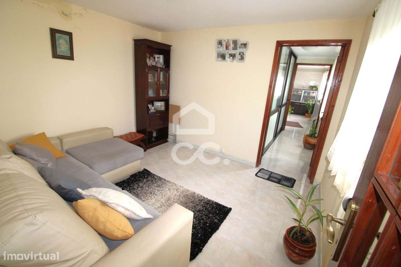 Moradia com 5 Quartos - Feteiras - Ponta Delgada - Grande imagem: 4/17