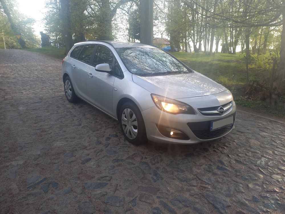 Opel Astra J 1.7 CDTI DPF Edition 2014