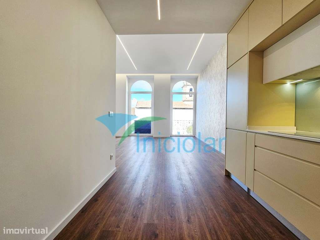 Apartamento T2 Totalmente Remodelado no Centro Histórico de Penafiel-5
