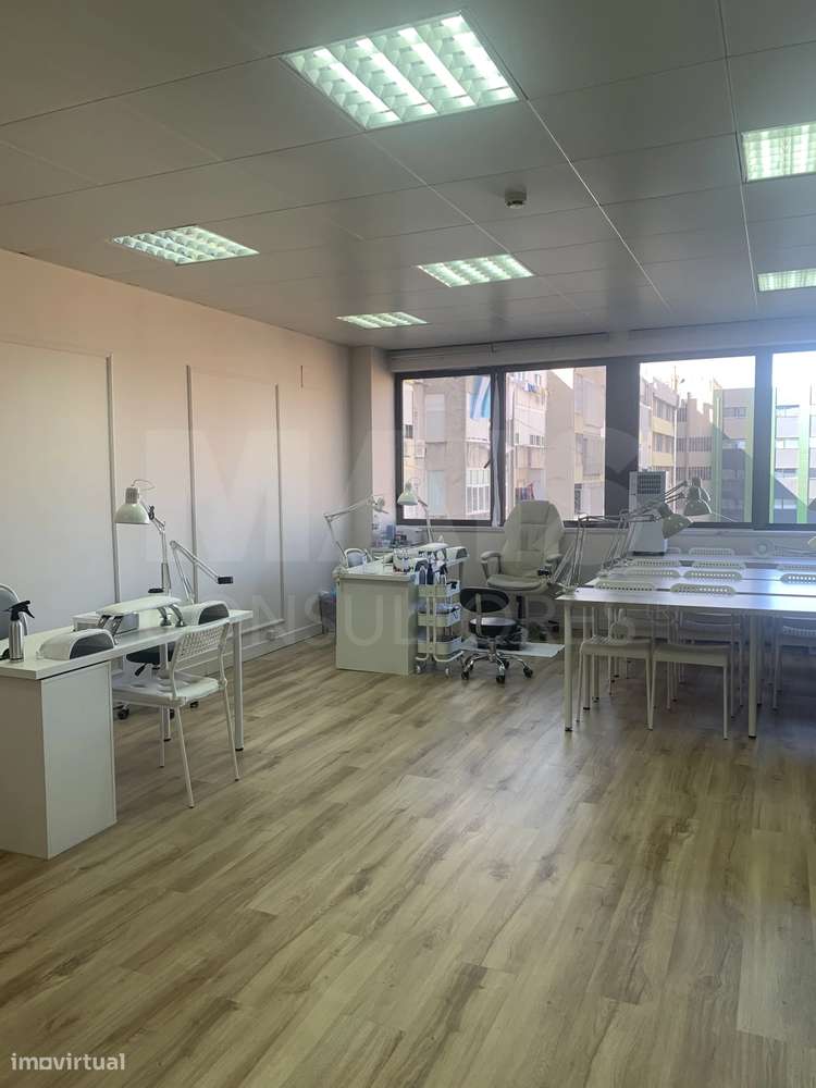 Escritório em Campo Pequeno - Grande imagem: 4/34