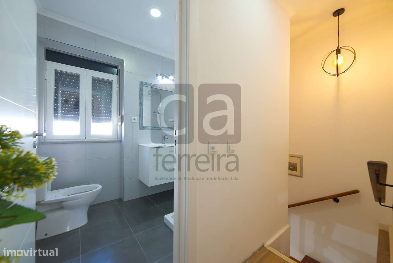 Moradia T3 Totalmente Remodelada em Almeirim-13
