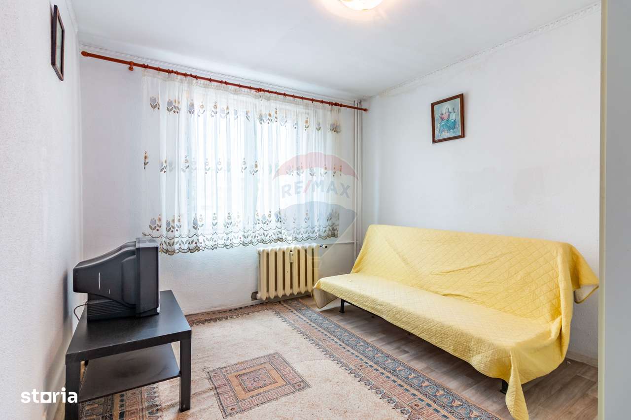 Apartament cu 3 camere de vânzare în zona Sebastian-7