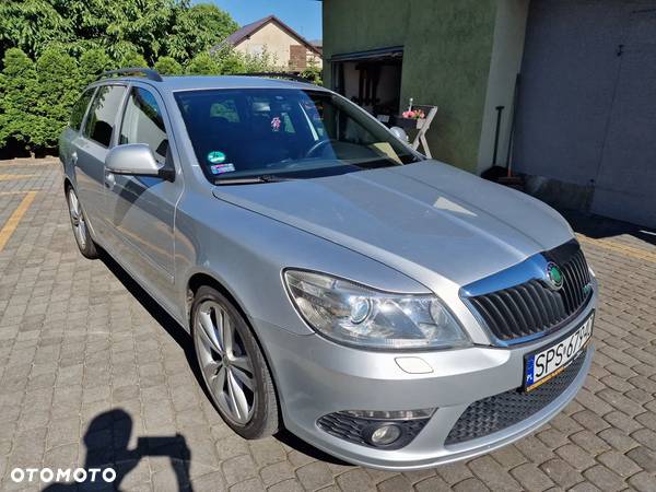 Skoda Octavia Combi 2.0 TDI DPF DSG RS - 7