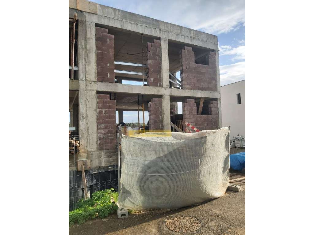 Moradia T3 a estrear com Piscina - Paiões Rio de Mouro-7