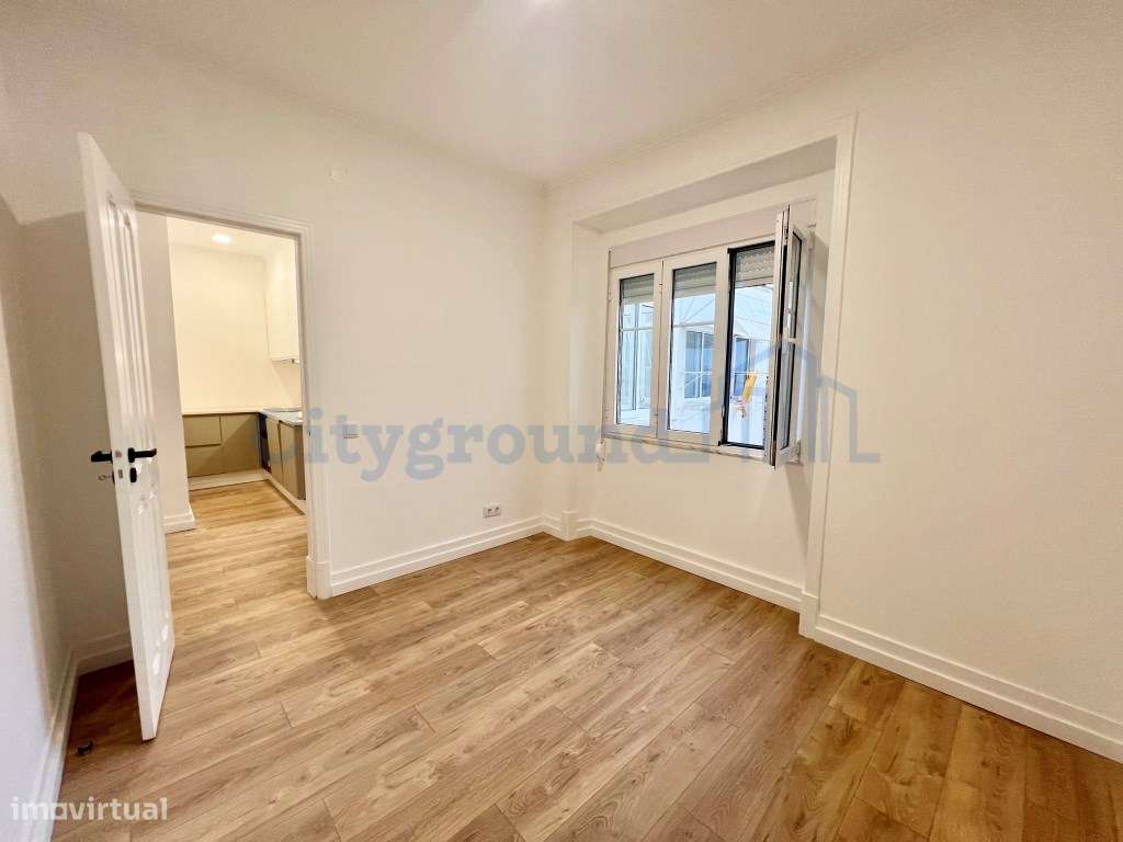 T2 totalmente renovado com excelente luminosidade e vista lateral p...-12