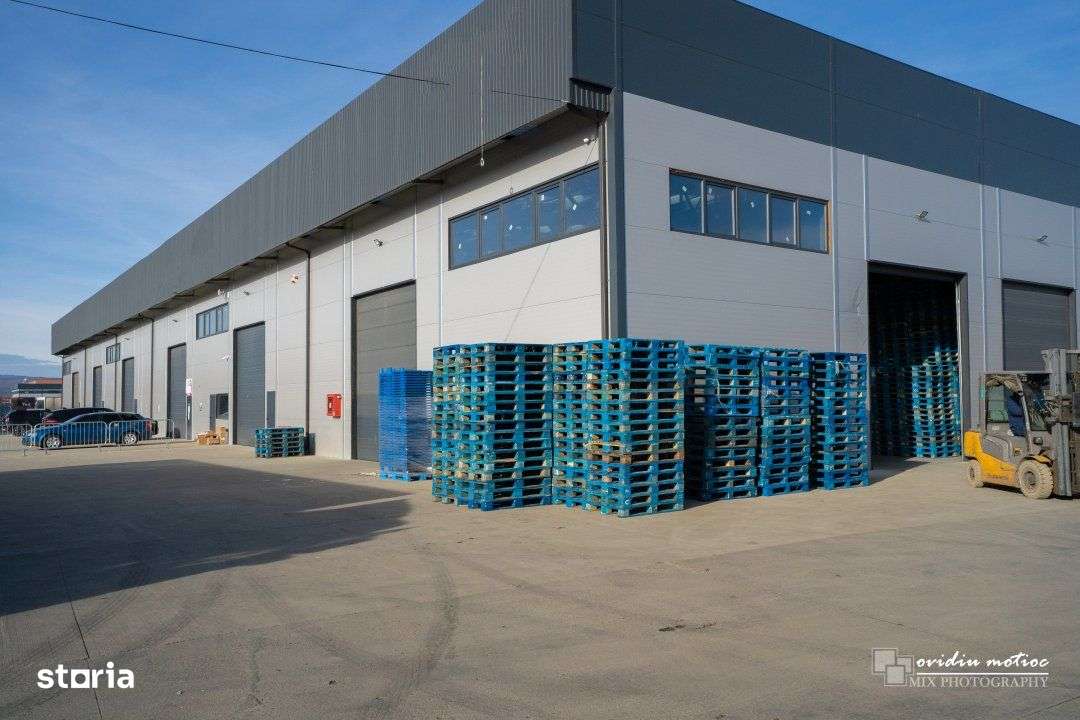 Modul hala cu birouri, porti sectionale drive-in - Imagine principală: 1/4