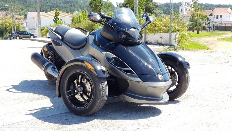 Bombardier CAN AM Spyder - 4