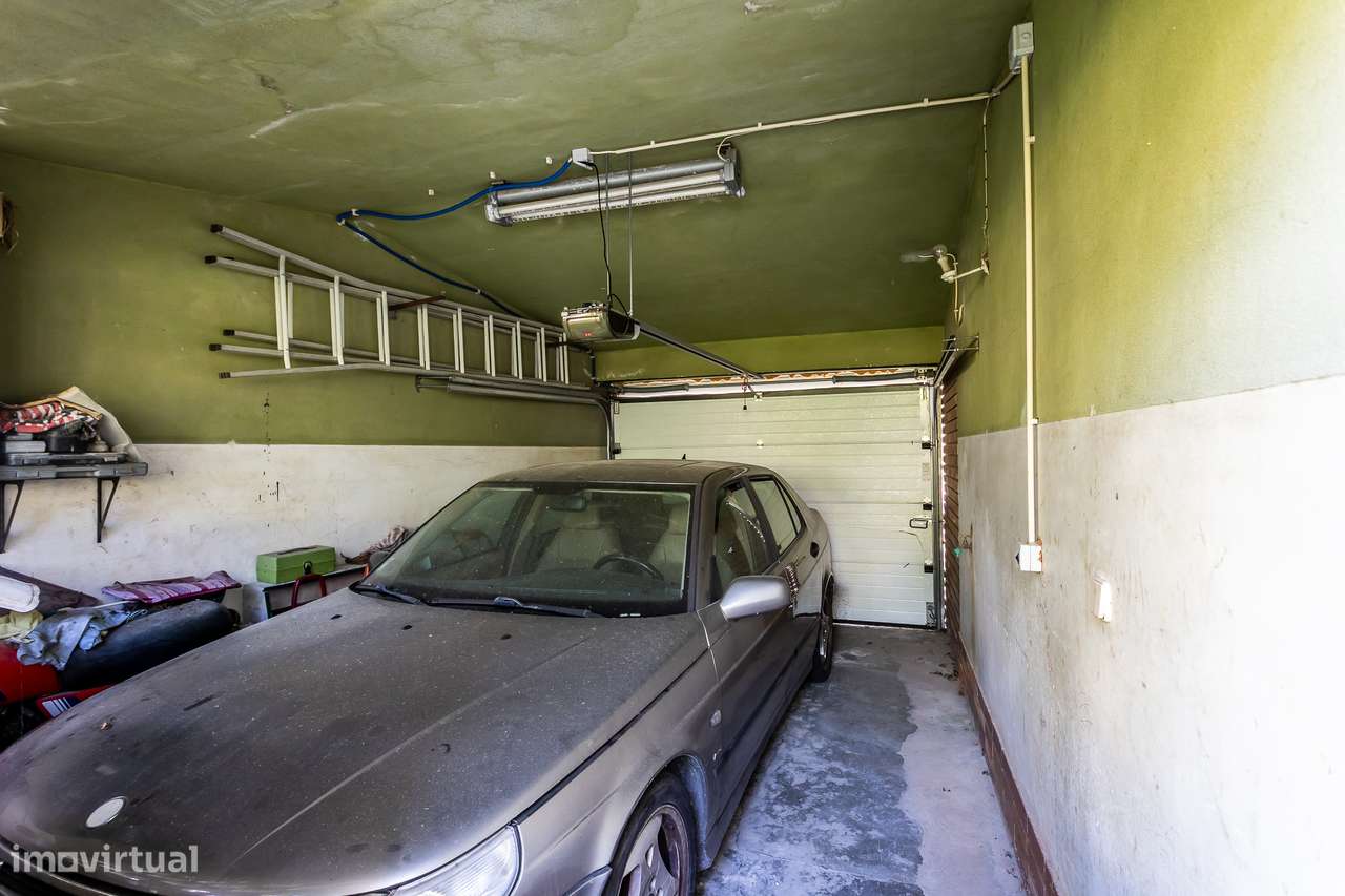 Moradia T4 Independente com Jardim e Garagem | Alto da Parede-26