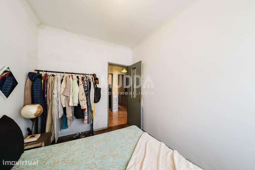 Excelente oportunidade no centro da Amadora: Apartamento T2 com locali-11