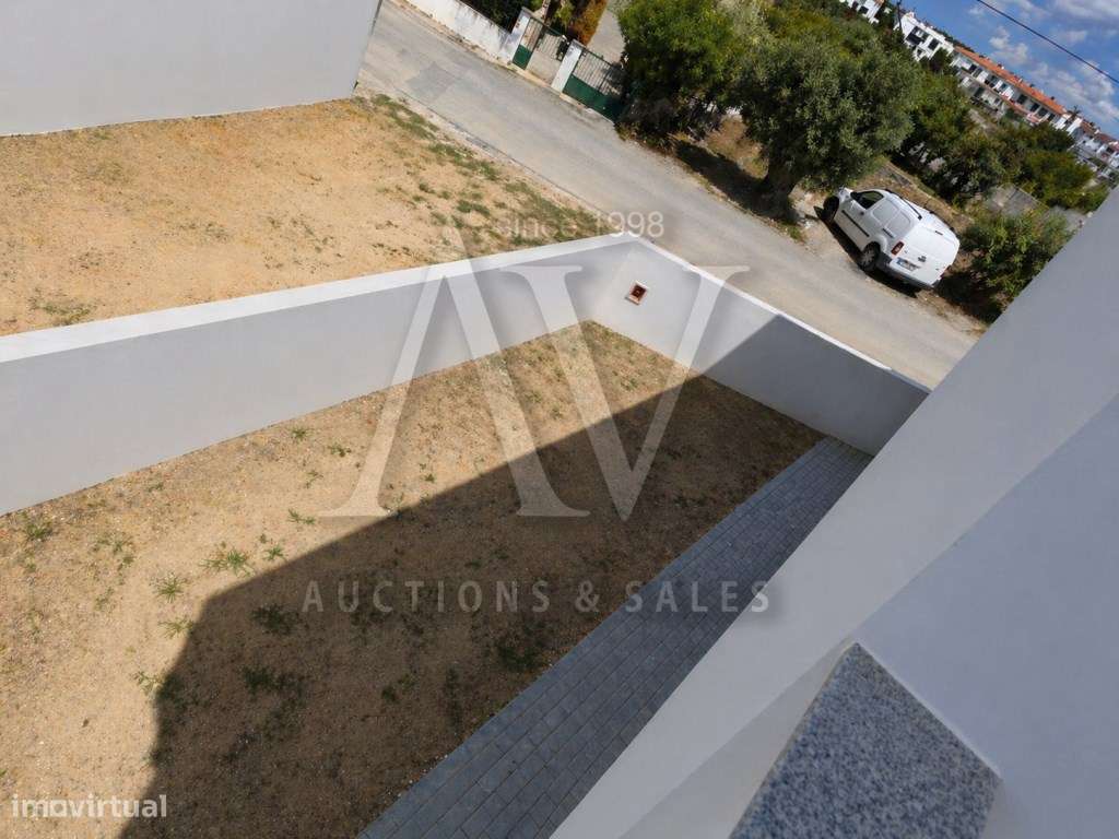 MORADIA V3+1 || Batalha || 294,50 m2 de construção-5