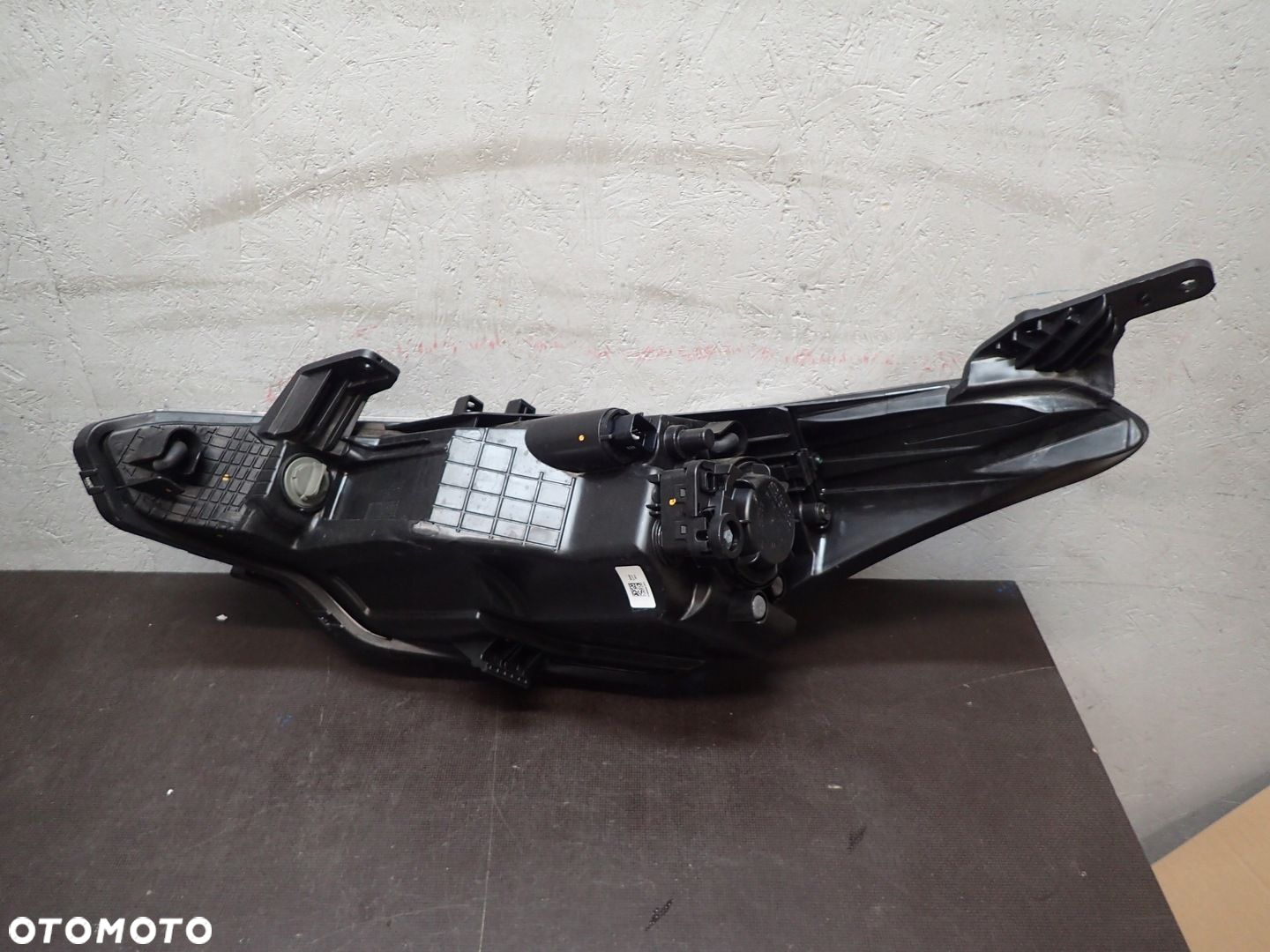 LAMPA PRZÓD PRAWA HYUNDAI I20 14- 92102 C8000 - 5