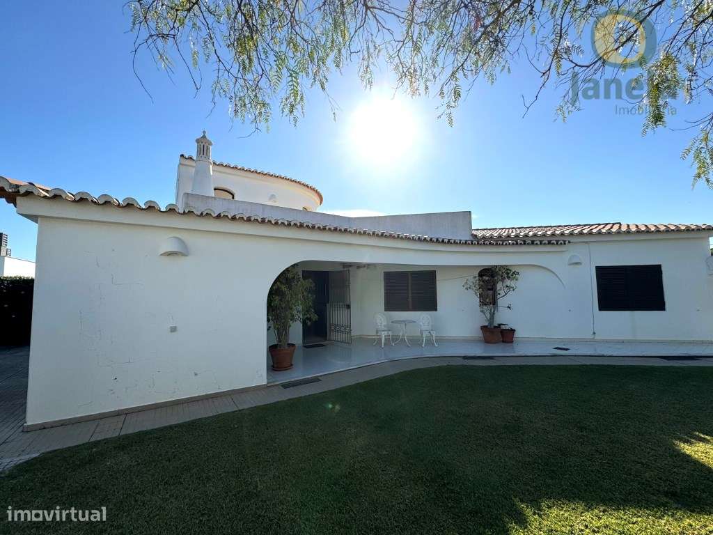 Sensacional Moradia T4+1 numa zona privilegiada do Algarve - Grande imagem: 3/41