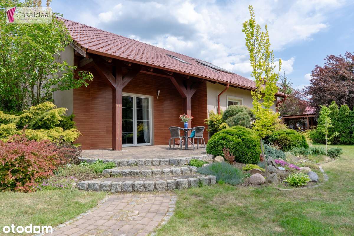 Na sprzedaż, przestronny dom z ogrodem i garażem !-18