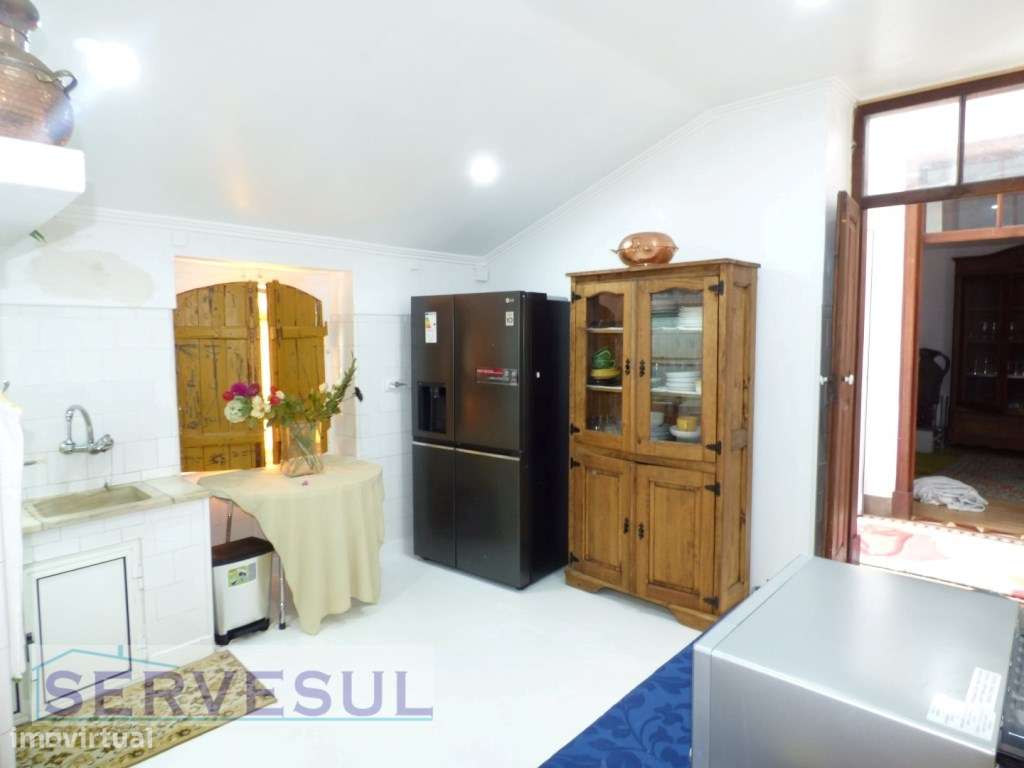 Moradia tradicional geminada de 3 quartos com quintal e terraço, in... - Grande imagem: 5/23