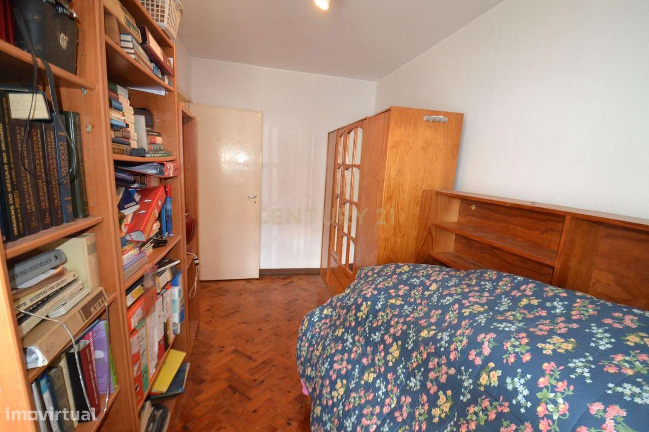 Apartamento T3 para remodelar em Lisboa | Oportunidade Única-4